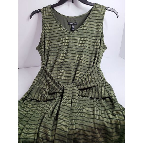 H by Halston green and black stripe dress,‎ size MP - Picture 6 of 8